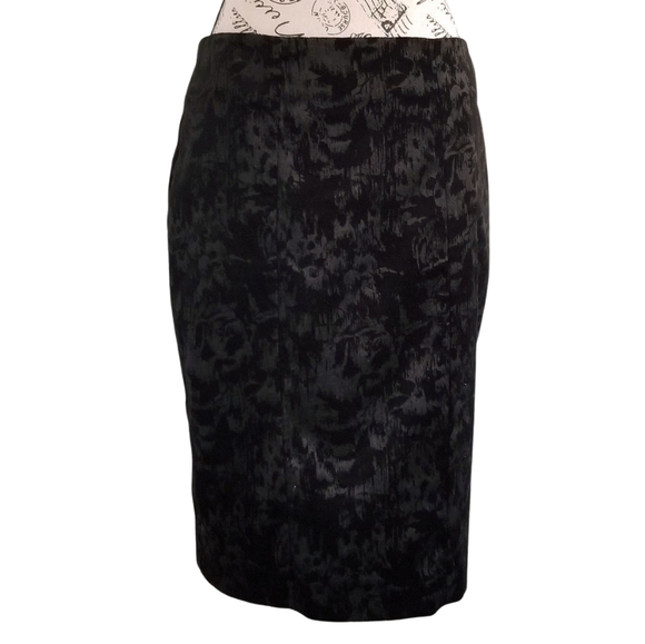 Le Château black Velvet pencil midi skirt - Picture 3 of 4